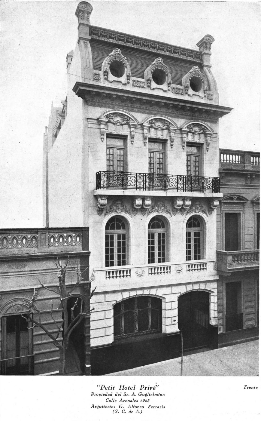 Frente del Petit Hotel Privé en la calle Arenales 1925